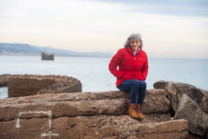 "Ha llegado el momento de reinvidicar una mayor visibilidad". Mar Linares, de 58 años, tiene VIH desde hace 32 años, y se considera una "superVIHviente". Su experiencia como persona con el virus de larga duración y su testimonio personal cierran este artículo.