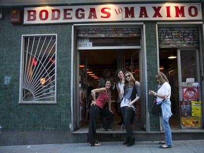 El bar Bodegas Lo M&aacute;ximo, en la Calle de San Carlos, 6, en Lavapi&eacute;s.