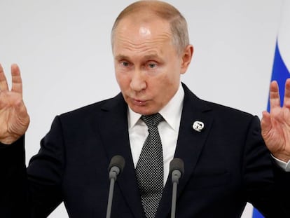 El presidente de Rusia, Vladimir Putin, durante una rueda de prensa en la cumbre del G20 en Osaka (Japón).