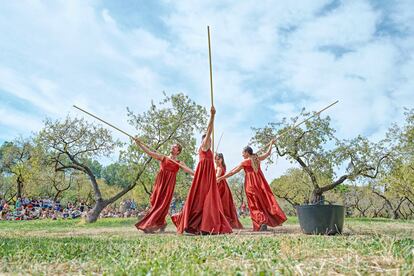 Bailarines de Aracaladanza, en un espectáculo anterior en Espacio Abierto Quinta de los Molinos.