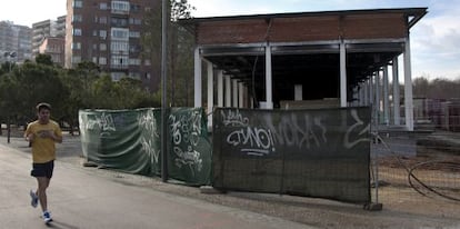 Vista del restaurante en construcci&oacute;n de Madrid R&iacute;o.