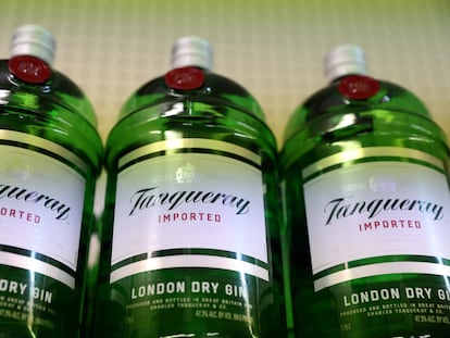Botellas de Tanqueray, marca propiedad de Diageo.