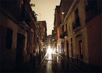 Una calle de Barcelona durante el apagón del 14 de diciembre de 2001.