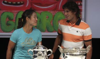 Nadal y Na Li, durante el sorteo de Roland Garros
