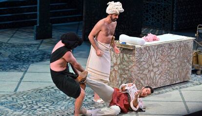 Una escena de la ópera 'L'italiana in Algeri' que se representa en el Liceo.