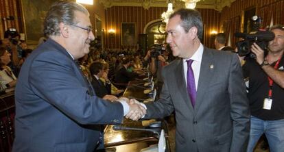 Juan Ignacio Zoido y Juan Espadas, el pasado 13 de junio.