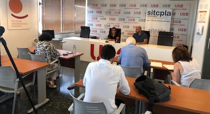 Lidia Arasanz (USO) y Manuel Lodeiro (SITCPLA), en la rueda de prensa celebrada esta mañana.