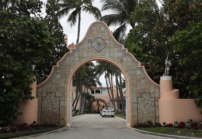 La entrada, de estilo hispano-árabe, de Mar-a-Lago.