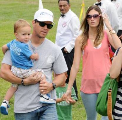 El actor junto a su mujer Rhea Durham y dos de los cuatro hijos que tienen en común en un parque de Los Ángeles (2010).