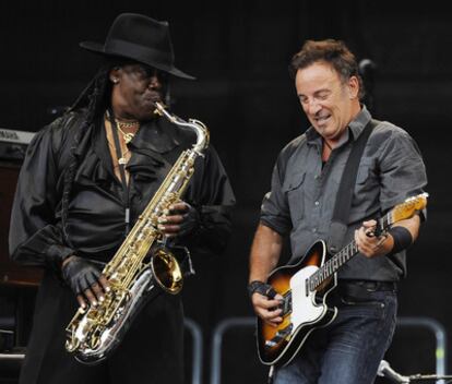 Clarence Clemons (izquierda) y Bruce Springsteen, durante un concierto de julio de 2009 en Alemania.