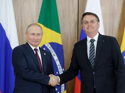 Vladimir Putin y Jair Bolsonaro, este miércoles en Moscú.