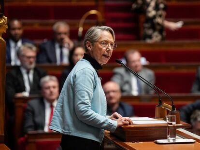 La primera ministra francesa, Élisabeth Borne, en su intervención en la Asamblea Nacional, este lunes, 20 de marzo, en París.