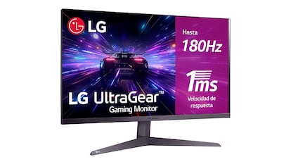 Monitor gaming sobre fondo blanco.