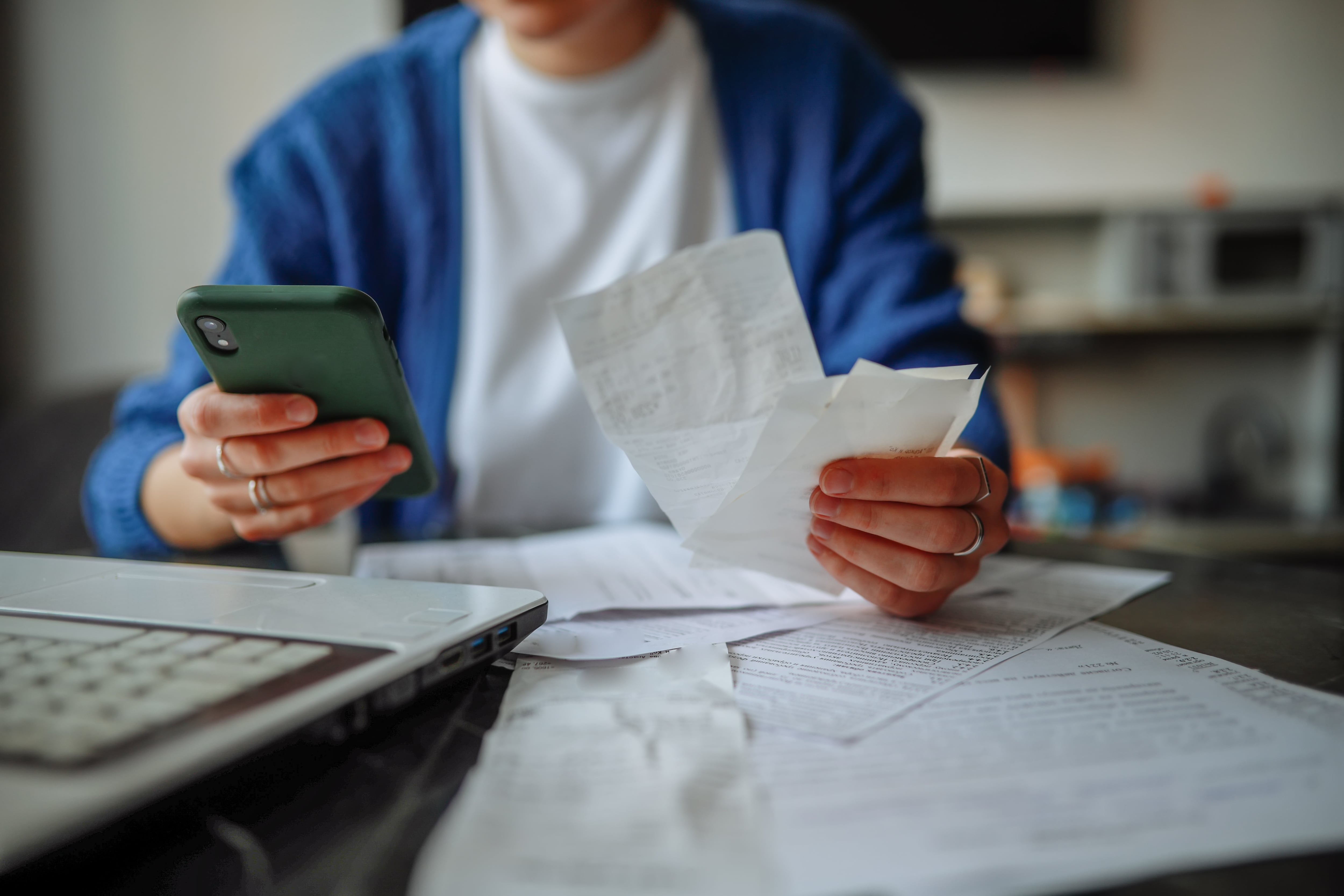 L'abus sexuel laisse une marque sur le compte bancaire des années avant que la victime le signale