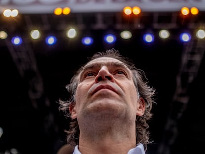 Federico Gutiérrez, candidato a la presidencia de Colombia, se dirige a sus seguidores en Medellín, durante su discurso de cierre de campaña, el 22 de mayo de 2022.
