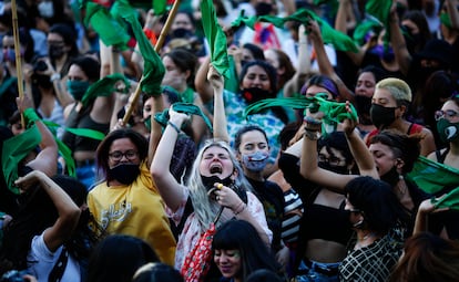 Una protesta a favor de la legalización del aborto en Argentina.