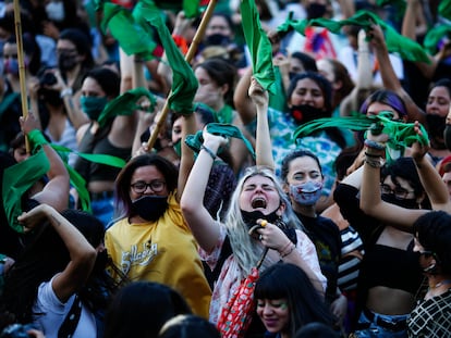 Una protesta a favor de la legalización del aborto en Argentina.