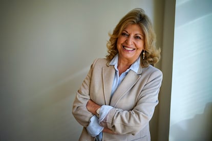 Engracia Hidalgo, concejala de hacienda del Ayuntamiento de Madrid, en un rincón de su despacho el pasado jueves.