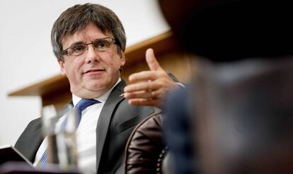 El expresidente catalán Carles Puigdemont participa en una charla en la Universidad de Amsterdam (Holanda).