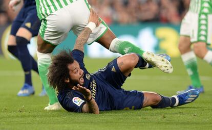 Marcelo, después de sufrir un penalti en el partido contra el Betis.