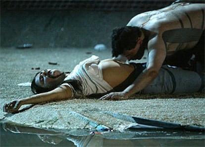 Una escena del <i>Woyzeck</i> de Büchner, en la versión dirigida por Thomas Ostermeier en Aviñón 2004.