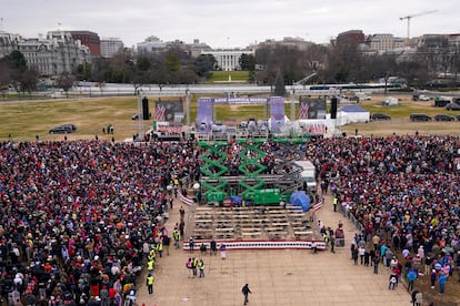 Gambaran umum rapat umum Donald Trump pada 6 Januari 2021.