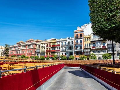 Parte del recorrido la carrera oficial de la Semana Santa de Sevilla