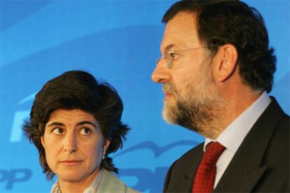 Rajoy y Mara San Gil, durante la rueda de prensa al trmino de la reunin en Madrid del Comit Ejecutivo del PP.