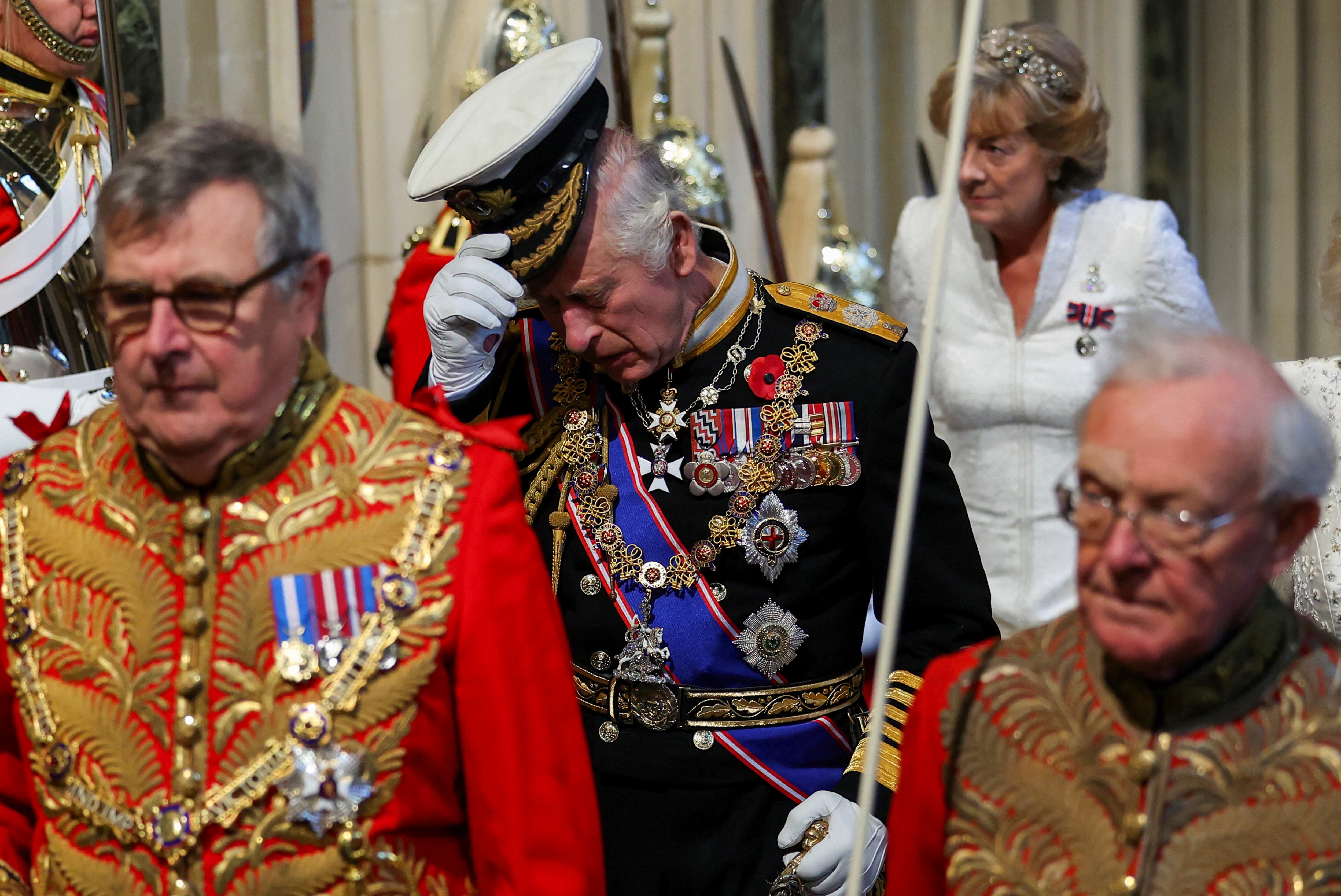 El rey Carlos III durante su llegada al Palacio de Westminster, antes de su discurso ante el parlamento británico, este martes.