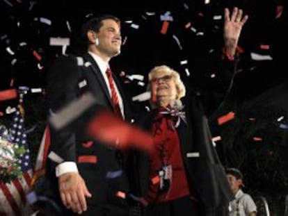 Marco Rubio, tras ganar en las elecciones para el Senado en noviembre de 2010, junto a su madre, Oria Rubio.