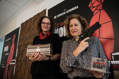 Empar Fernández y Berna González Harbour, las dos autoras premiadas por el Festival Granada Noir.