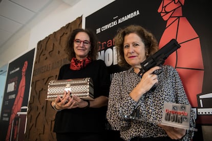 Empar Fernández y Berna González Harbour, las dos autoras premiadas por el Festival Granada Noir.