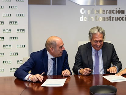 De izquierda a derecha, Lorenzo Amor (ATA), Rafael Sánchez Alcalá (CNC Autónomos) y Pedro Fernández Alén (CNC).