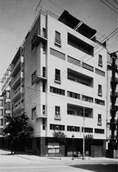 Su casa de la calle de Muntaner de Barcelona (1929).