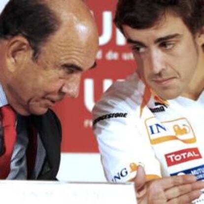 Emilio Botín, junto al piloto de Fórmula 1 Fernando Alonso