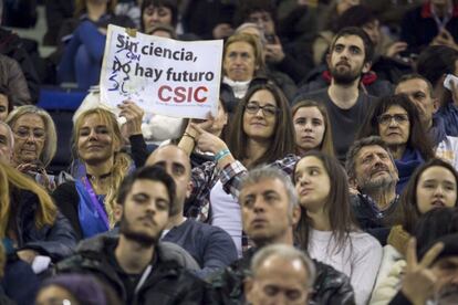 Publico asistente a la asamblea de Podemos.