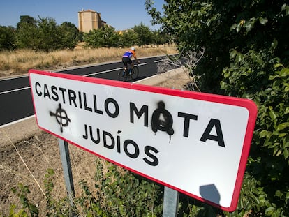 Imagen de una de las pintadas en Castrillo Mota de Judíos, Burgos.