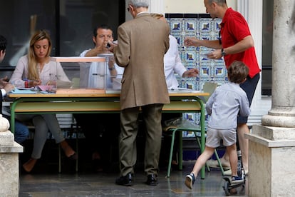 Votación colegios electorales