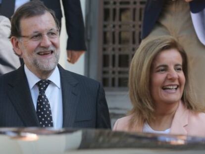 Mariano Rajoy y la ministra de Trabajo, F&aacute;tima B&aacute;&ntilde;ez.