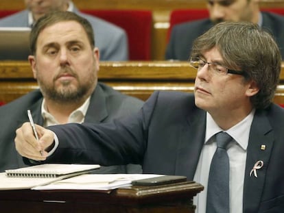 Oriol Junqueras, junto a Carles Puigdemont.