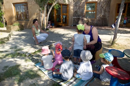 <span >Escuela infantil pública La font del Rieral, en Santa Eulalia de Ronçana (comarca del Vallés Oriental), cerrada este curso por los recortes. / CARLES RIBAS</span>