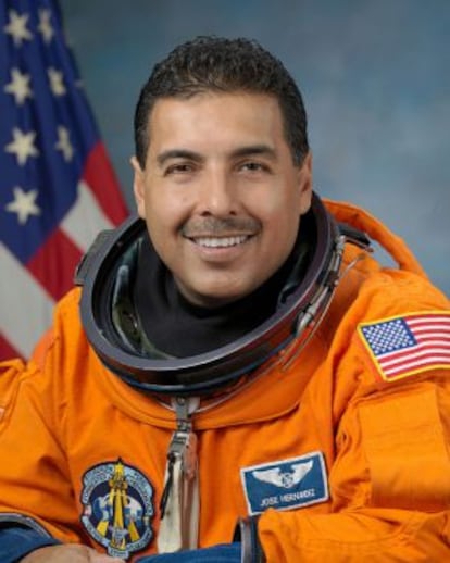 José Hernández, en una foto oficial de la NASA.