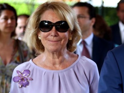 Esperanza Aguirre, con gafas de sol, el pasado martes.