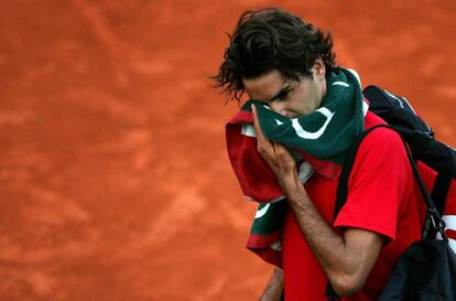 Federer, tras su derrota frente a Nadal en las semifinales de Roland Garros, por 6- 3, 4- 6, 6- 4 y 6- 3, en dos horas y 47 minutos. 04/03/2006