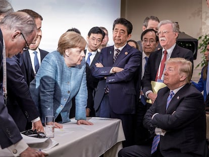 La excanciller alemana Angela Merkel con otros líderes mundiales en la cumbre del G7 de 2018, en Charlevoix, Canadá.