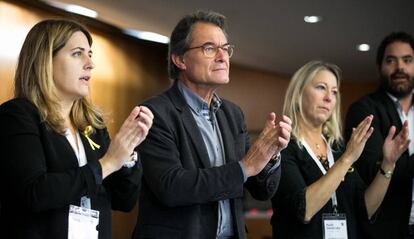 D'esquerra a dreta: Marta Pascal, Artur Mas i Neus Munté durant el Consell Nacional.