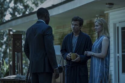 McKinley Belcher III, Jason Bateman y Laura Linney en 'Ozark'.