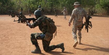 Entrenamiento de soldados malienses por españoles, hace unos días.