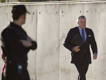 Ex-PP treasurer Luis Bárcenas arriving in court.