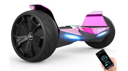 Este modelo de patinete 'hoverboard' soporta hasta 120 kilogramos de peso.